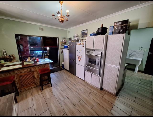 4 BEDROOM HOUSE FOR SALE IN VANDERBIJLPARK SE 7